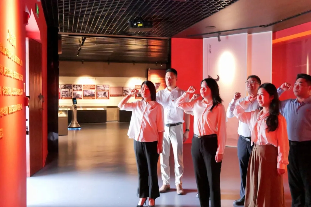 【德纳党建 】 德纳党总支组织党员开展七一主题教育活动